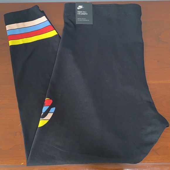 Plus Size Nike Sportswear Core Printed Leggings - Picture 3 of 5